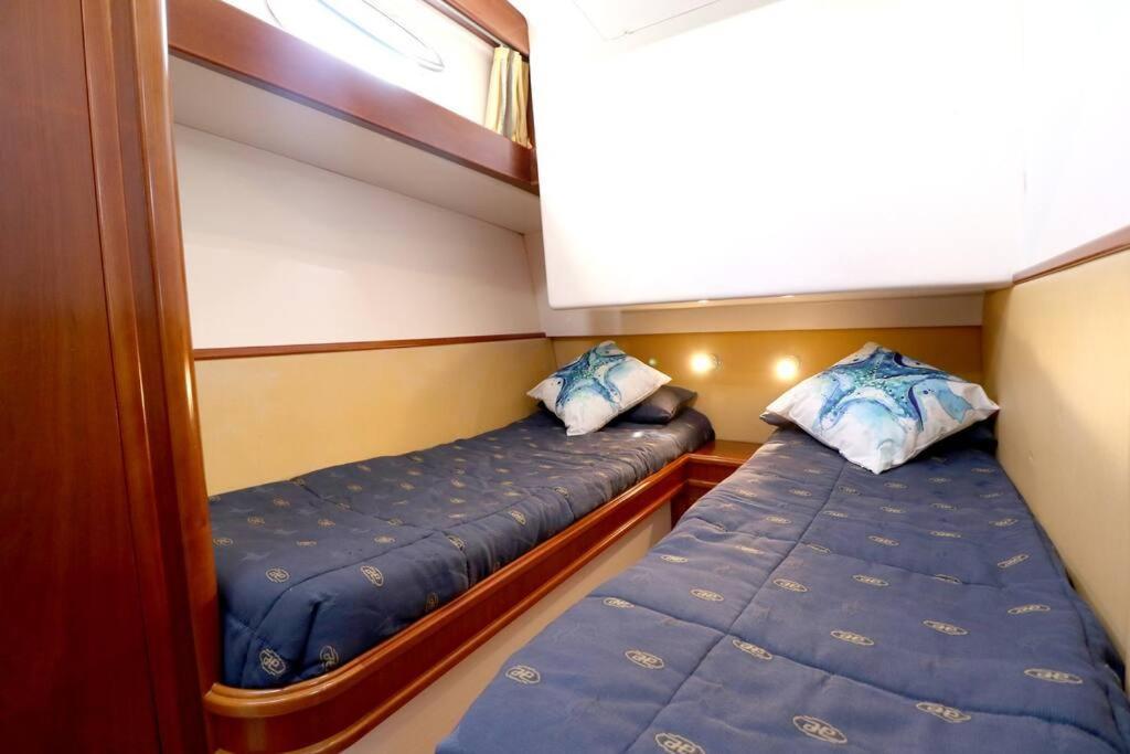Private Yacht, We Love Our Guests Lisbon Bagian luar foto