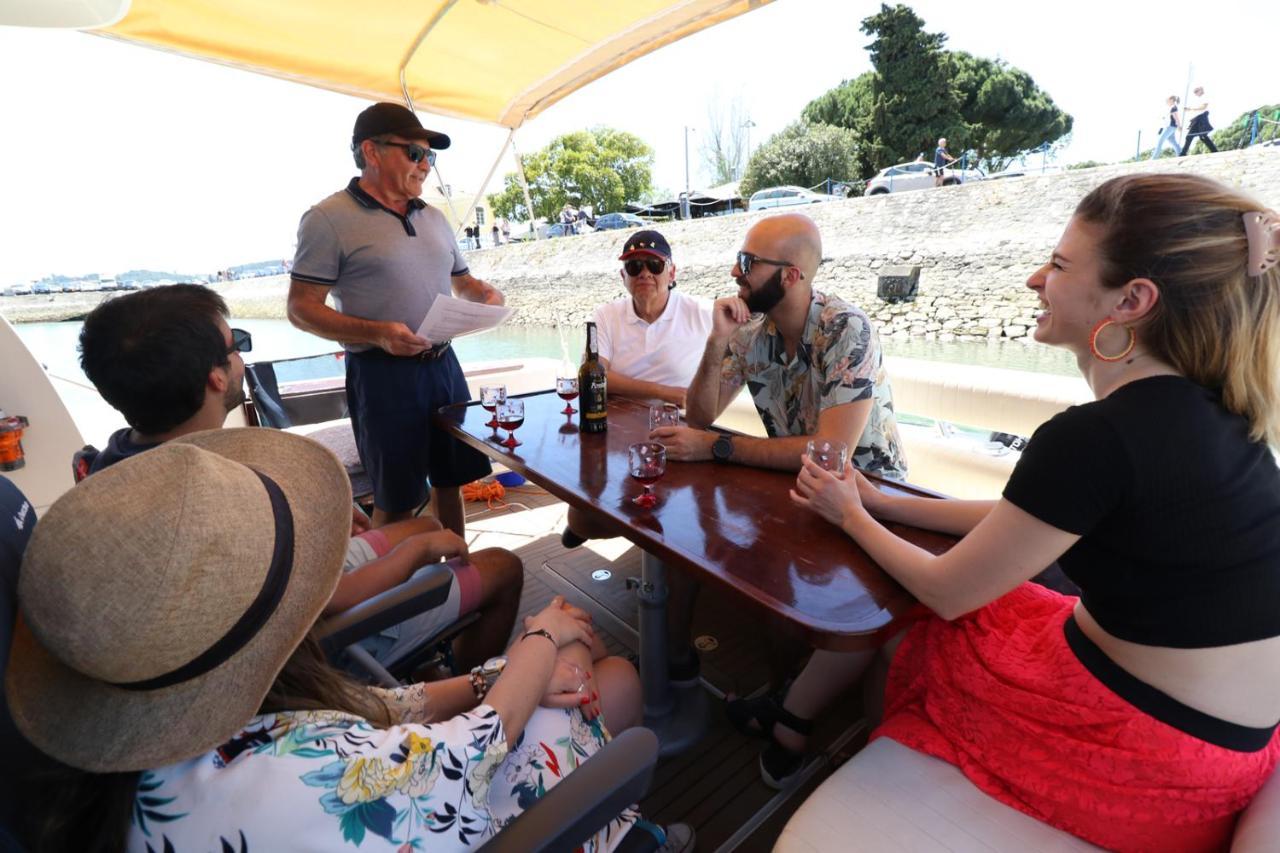 Private Yacht, We Love Our Guests Lisbon Bagian luar foto