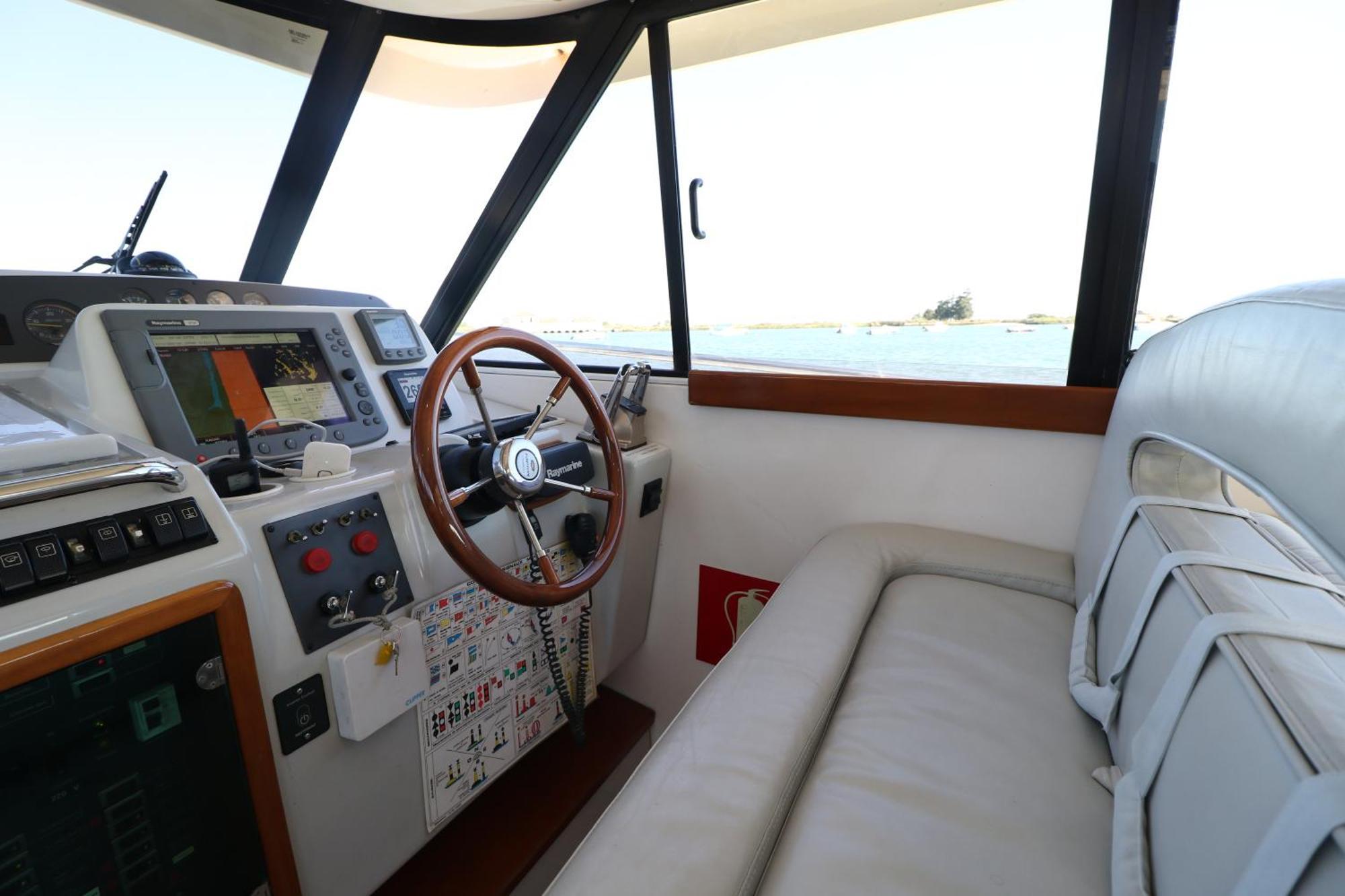 Private Yacht, We Love Our Guests Lisbon Bagian luar foto