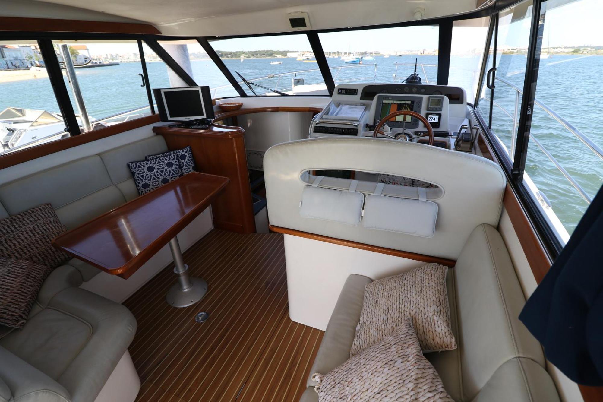 Private Yacht, We Love Our Guests Lisbon Bagian luar foto