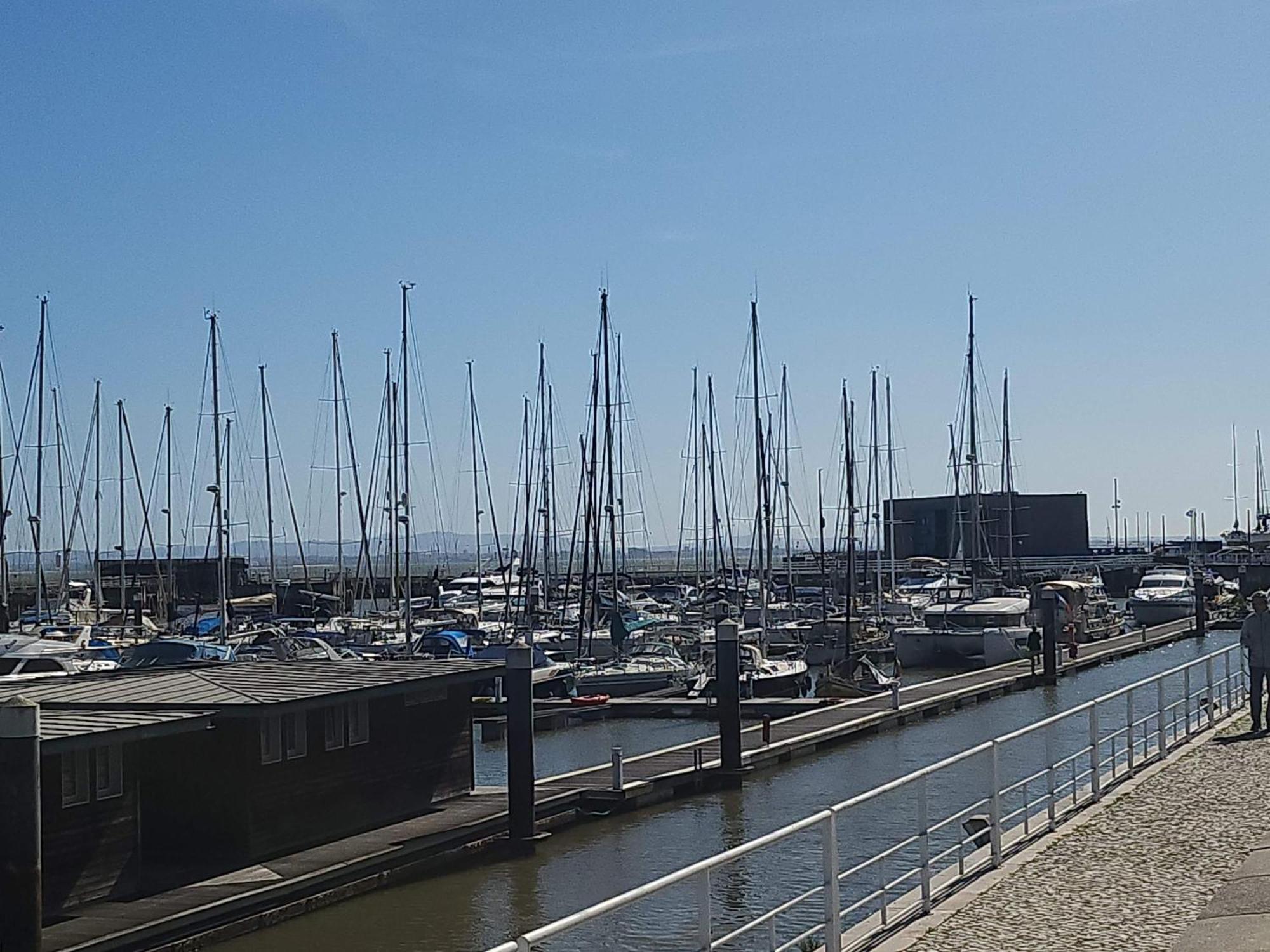 Private Yacht, We Love Our Guests Lisbon Bagian luar foto