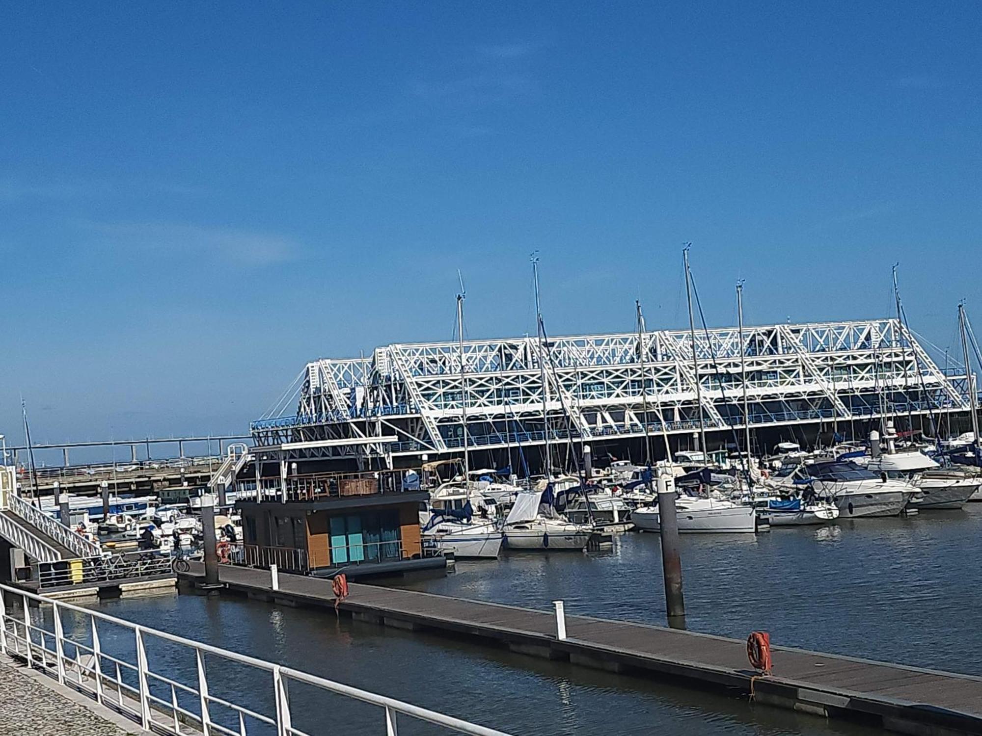 Private Yacht, We Love Our Guests Lisbon Bagian luar foto